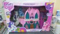 Музикален замък Пони с обзавеждане и фигурки Пони - 7172, снимка 1 - Играчки за стая - 38414773