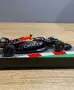 Колекционерски болид Red Bull F1 RB18 (2022) Max Verstappen 1:43 с витрина и пилот, снимка 4