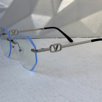 Valentino дамски прозрачни слънчеви очила Осмоъгълник с верижка синджир, снимка 11 - Слънчеви и диоптрични очила - 44623336