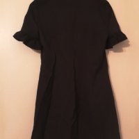 Нова - 55% къса черна рокля Zara на копчета с волани S размер , снимка 5 - Рокли - 40551667