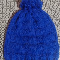 Безшевно ръчно плетена детска шапка, снимка 5 - Шапки, шалове и ръкавици - 41920823