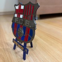 Емблема pin F.C.Barcelona, снимка 4 - Фен артикули - 39616402