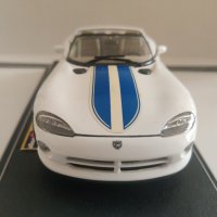 Метална количка Bburago 1992 DODGE VIPER RT/10 1/24, снимка 3 - Колекции - 39891100