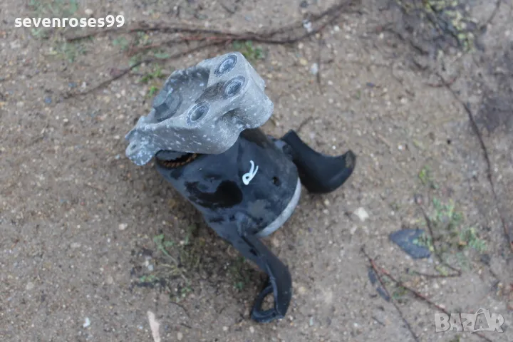 Тампон двигател десен Форд Фиеста 6 2011 1.4tdci 68hp Ford Fiesta 6, снимка 1