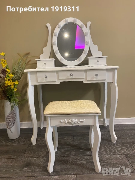 Тоалетка с LED лампи, снимка 1