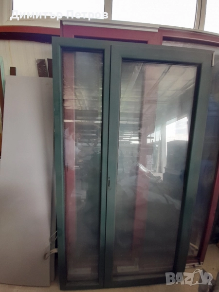 Алуминиева врата със неотваряем прозорец, снимка 1