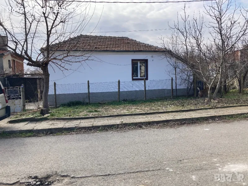 Къща с приблизително 70 BGN разходи за електроенергия на месец, снимка 1