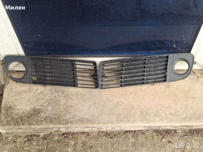 Audi A6 C5 1998-2004 Година 2 Броя Декоративни Решетки Във Предната Броня , снимка 1