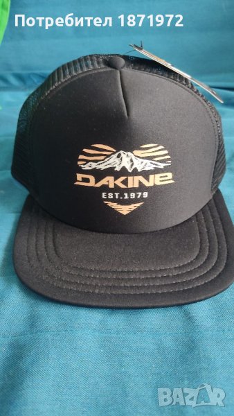 Продавам нова шапка Dakine  ,тип тръкър,all size , снимка 1