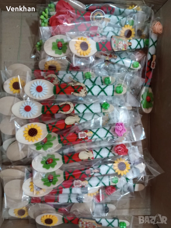 Дървени лъжици магнит с народни мотиви., снимка 1