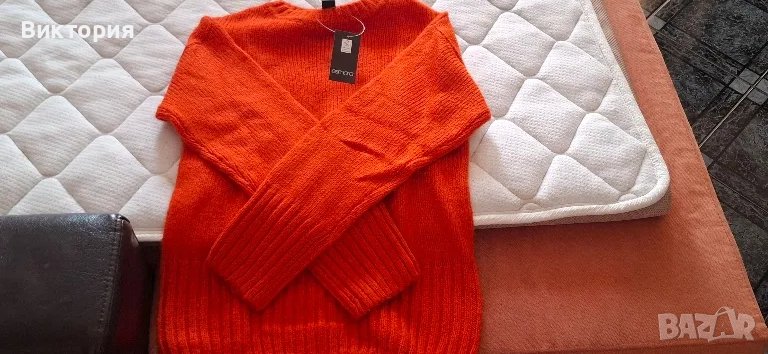 НОВ Пуловер 35лв - размер ХС, снимка 1