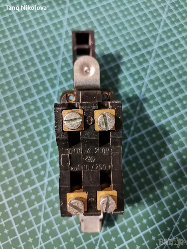 Пусков ключ / прекъсвач за настолна бормашина или шмиргел - 10A 250V, снимка 1