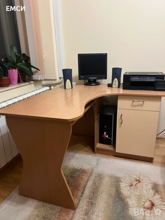 Продавам Настолен компютър-HP, снимка 1