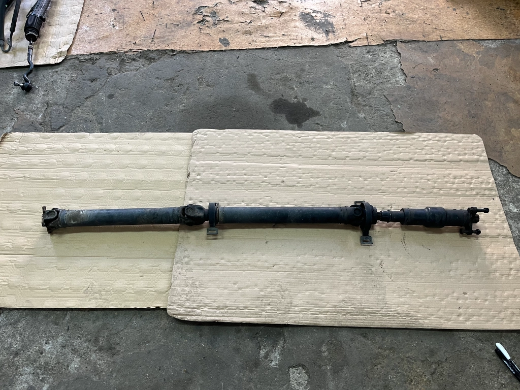 Кардан за BMW E46 320D Ръчка (150 к.с. ,5 скорости) в Части в гр. Габрово -  ID51663957 | Bazar.bg