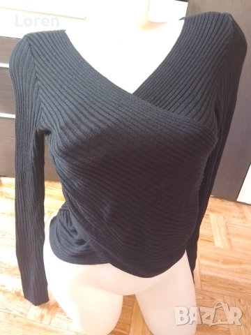 Черна блуза интересен модел, снимка 3 - Блузи с дълъг ръкав и пуловери - 42909698