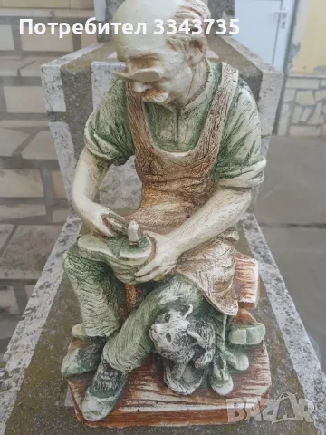 Красива масивна статуетка Обущаря със котката CAPODIMONTE.