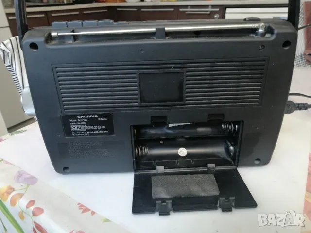Радиоприемник GRUNDIG MUSIC BOY 170, снимка 7 - Радиокасетофони, транзистори - 48487231