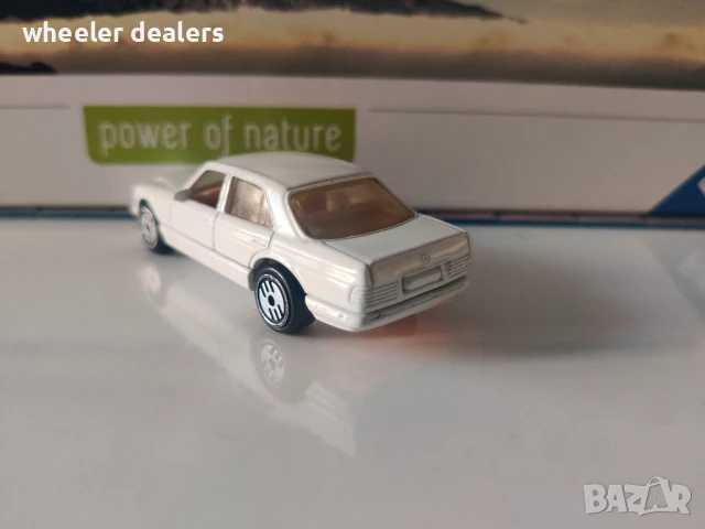 Метална количка Hot Wheels Mercedes Benz 380 SEL 1/64, снимка 3 - Колекции - 50745952