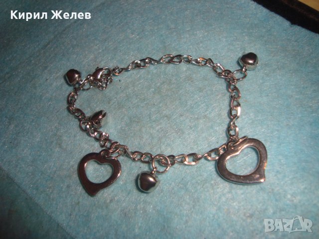 СРЕБРИСТА ГРИВНИЧКА със ЗВЪНЧЕТА и СЪРЧИЦА МНОГО СТИЛНА 27253