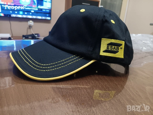 шапка с козирка