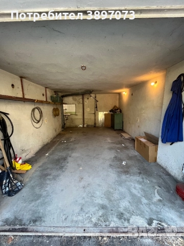 Продавам гараж до Математическа гимназия , снимка 2 - Гаражи и паркоместа - 51983206