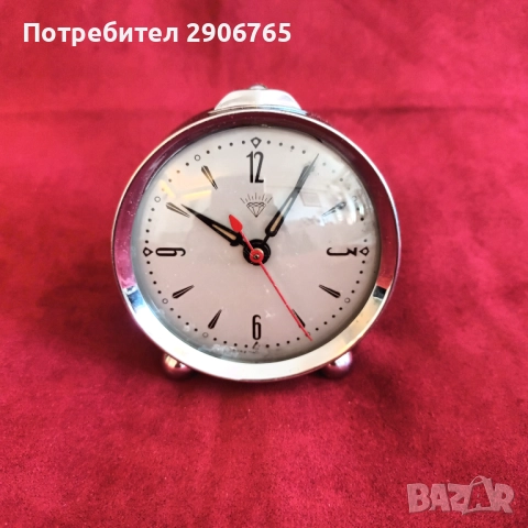 Часовник настолен Китайски от 1968година работещ, снимка 2 - Антикварни и старинни предмети - 52791082