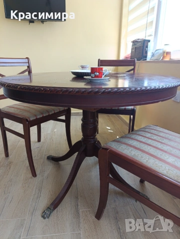 Кръгла старинна маса с 4 стола, снимка 4 - Маси - 54102091