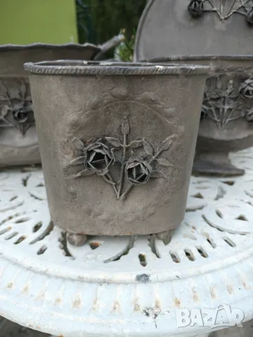 Лот железни барокови кашпи стара ръчна изработка , снимка 5 - Декорация за дома - 47749943