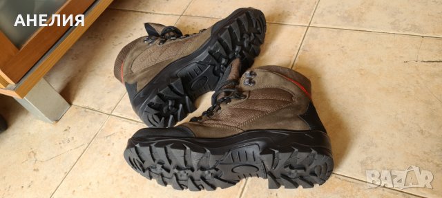 Дамски туристически боти