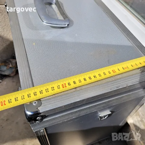 масивен немски алуминиев куфар с мостри за дограма, снимка 3 - Други инструменти - 49219804