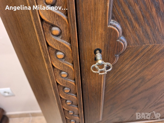 Винтидж ъглов шкаф с богата дърворезба , снимка 7 - Шкафове - 52428710