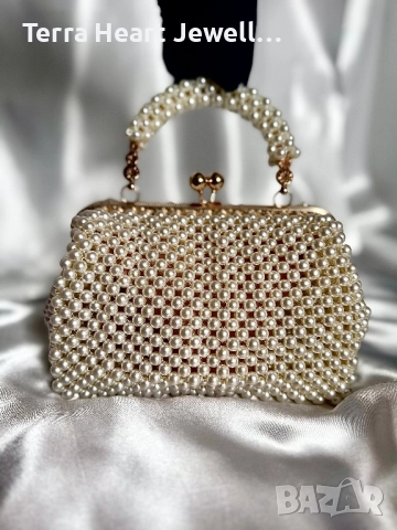 Дамска чанта ръчна изработка от перли цвят шампанско 