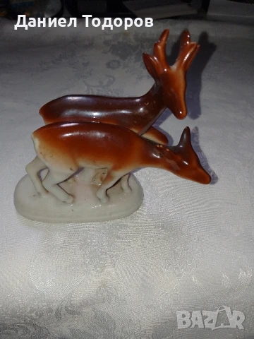 Стара  Българска Порцеланова Фигура - Елени- с Маркировка, снимка 1