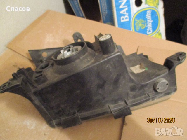 Десен фар за Пежо Партнер, снимка 2 - Части - 30613152