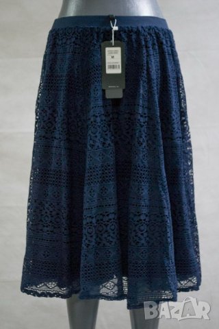 Тъмносиня пола от дантела Moodo - M, снимка 2 - Поли - 42792806