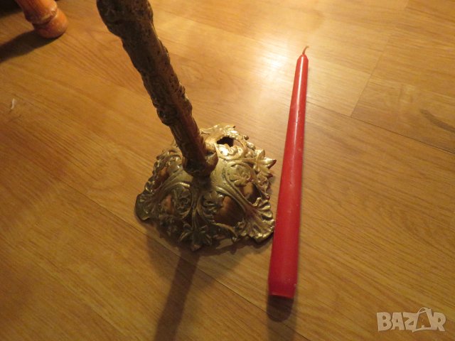 малък свещник, Стар единичен бронзов свещник с свещ - красота и декорация за вашия дом, снимка 4 - Антикварни и старинни предмети - 28271122