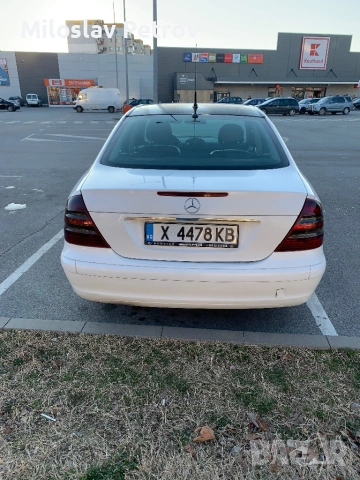 Мерцедес W211, снимка 3 - Автомобили и джипове - 53215969