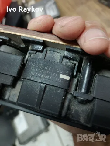 Бутон Аварийни , Панел за Mercedes  W203 , 2038210551 , снимка 3 - Части - 56017211