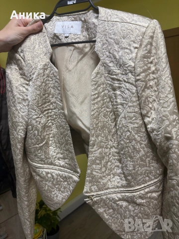 Дамско златисто сако, снимка 3 - Сака - 52379408