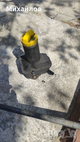 Казанче за хидравлична течност от Форд Галакси