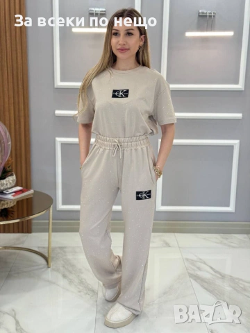 Calvin Klein Дамски Спортен Комплект Тениска И Долнище🔝Дамски Спортен Екип - 3 Цвята Код A1340, снимка 5 - Спортни екипи - 53931636