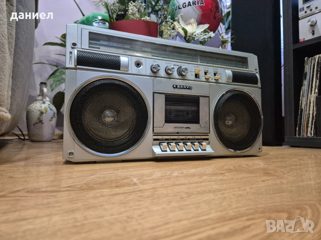 Касетофон SANYO M9830 с много добър външен вид