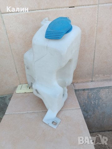 съд за течност за чистачки на голф 4, снимка 3 - Аксесоари и консумативи - 42855019