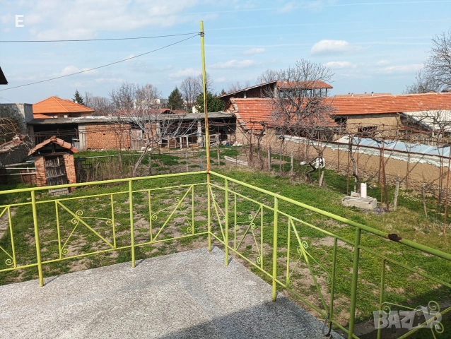 Продавам двуетажна къща в село Тополово., снимка 7 - Къщи - 53950710