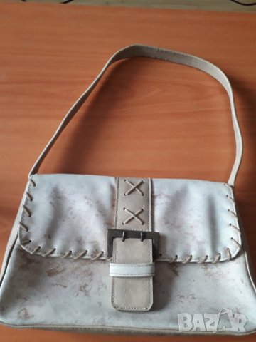 Дамска чанта бежова средна дръжка, снимка 7 - Чанти - 29870160