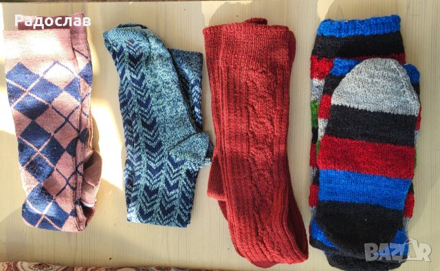 Продавам дамски вълнени ръчно плетени чорапи три четвърти , снимка 1 - Дамски чорапи - 34867705