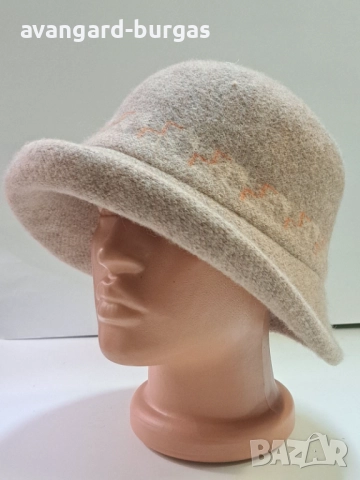 Дамска шапка,вълнен лукс -223 Касторен гонен плат