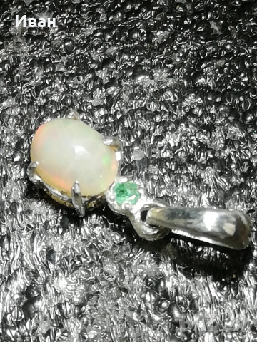 Сребърна висулка с Опал и Смарагд , снимка 2 - Колиета, медальони, синджири - 19865278