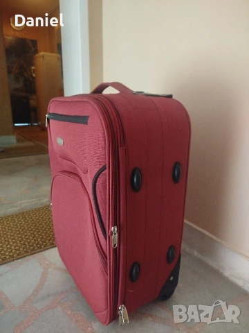 Малък куфар H.Q.C, снимка 3 - Куфари - 54322362