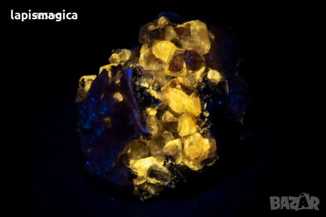 Друза от флуоресцентен церусит и барит 188g, снимка 3 - Други ценни предмети - 38376784